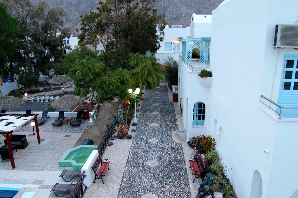 Drossos Perissa (Santorini)
